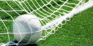 Απίστευτο γκολ 17χρονου μέσου με σουτ πίσω από την σέντρα [βίντεο]