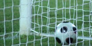 «Αφησε» άγαλμα τον τερματοφύλακα με μακρινή εκτέλεση φάουλ [βίντεο]