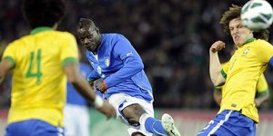 Εκπληκτικό γκολ του Μάριο Μπαλοτέλι απέναντι στη Βραζιλία [βίντεο]