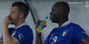 Η παράξενη αντίδραση του Μπαλοτέλι στον πάγκο της Ιταλίας [βίντεο]