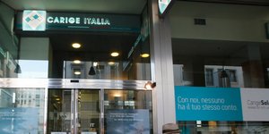 Υποκατάστημα της Banca Carige στο Μιλάνο/Φωτογραφία: AP