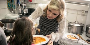 Μαζί με τα παιδιά μαγείρεψε η Μαριάννα Β. Βαρδινογιάννη