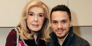 H Μαριάννα Β. Βαρδινογιάννη & ο Λευτέρης Πετρούνιας