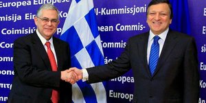 Μπαρόζο: Χέρι-χέρι με τον Παπαδήμο