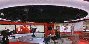 Ξεκαρδιστική γκάφα του BBC «εξαφάνισε» τη ρεπόρτερ την ώρα που έλεγε είδηση [βίν