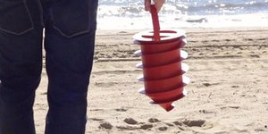 Beach Vault: Το αξεσουάρ παραλίας που θα σας σώσει από τους κλέφτες [Εικόνες&Βίν