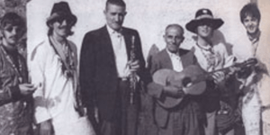 Όταν οι Beatles έβγαζαν φωτογραφίες στην Αράχωβα [εικόνες]