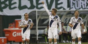 Καταπληκτικό γκολ του Μπέκαμ από τα 30 μέτρα [βίντεο]