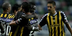 Εκπληκτικό γκολ επιθετικού με σουτ από τα 35 μέτρα [βίντεο]