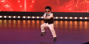 Τετράχρονος χορεύει Gangnam Style: Ο μικρός από το Βέλγιο που έβαλε τα γυαλιά στ