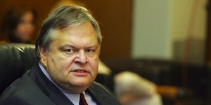 Συνεδρίαση της ΚΟ του ΠΑΣΟΚ: Ο Βενιζέλος θα διαβεβαιώσει τους βουλευτές πως δεν