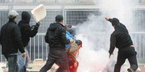 Κουκουλοφόροι μαχαίρωσαν οπαδούς και πέταξαν μολότοφ σε παιχνίδι Δ΄Εθνικής