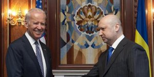 Χοντραίνει η κόντρα ΗΠΑ-Ρωσίας - Στο Κίεβο ο αμερικανός αντιπρόεδρος