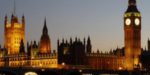 Κατά 31% αυξήθηκαν οι Ελληνες που πάνε μετανάστες στη Βρετανία