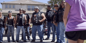 Μία συμμορία για τα παιδιά: Μηχανόβιοι φύλακες άγγελοι προστατεύουν τα θύματα κα