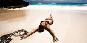 Tην συνέλαβαν βάση νόμου γιατί φορούσε... αποκαλυπτικό μπικίνι [εικόνα]