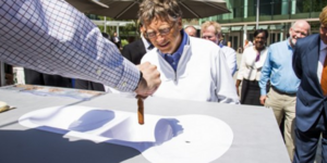 Ο Μπιλ Γκέιτς χρηματοδοτεί την «επανεφεύρεση» της τουαλέτας [βίντεο]