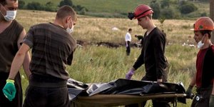 Νέες σοροί περισυνελέγησαν από το σημείο συντριβής του Boeing -Θα μεταφερθούν στ