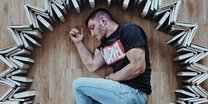 Ο βιβλιόφιλος Τζέιμς Τρεβίνο. Φωτογραφία: Instagram