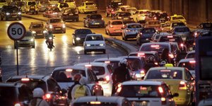 Κυκλοφοριακή συμφόρηση στην κάθοδο της εθνικής -Φωτογραφία αρχείου: EUROKINISSI/ ΓΙΑΝΝΗΣ ΠΑΝΑΓΟΠΟΥΛΟΣ