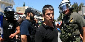 Η Χρυσή Αυγή διέγραψε από την Κοινοβουλευτική Ομάδας της τον Στάθη Μπούκουρα
