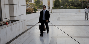 Αλλού για αλλού ο Μπούκουρας: Οι συνάδελφοί μου δεν θα ψηφίσουν άρση ασυλίας για