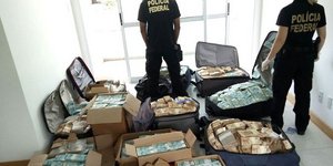 Σε βαλίτσες και κούτες είχε ο πρώην υπουργός τα 16 εκατ. δολάρια (Φωτογραφία: ΑΠΕ/ EPA/Brazilian Federal Police)