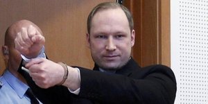 Την «άμεση απελευθέρωσή του» ζήτησε ο Άντερς Μπρέιβικ [εικόνες]