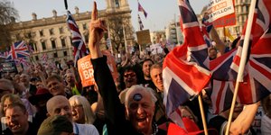 Διαδηλώσεις υπέρ του Brexit στο Λονδίνο -Φωτογραφία: AP Photo/ Frank Augstein