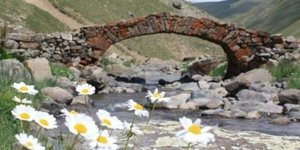 Η εξαφάνιση της γέφυρας διαπιστώθηκε την περασμένη Παρασκευή (Φωτογραφία αρχείου: Sabah/DHA) 