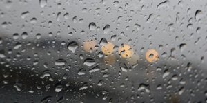 Συννεφιά και βροχές το Σαββατοκύριακο