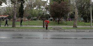 Βροχερή ημέρα στη Θεσσαλονίκη (Φωτογραφία:  Konstantinos Tsakalidis / SOOC)