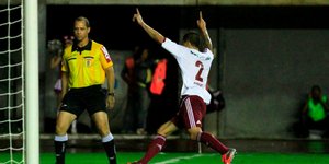 Εκπληκτικό γκολ αμυντικού με ατομική ενέργεια [βίντεο]