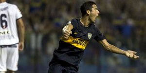 Εξαιρετικό γκολ αμυντικού με βολέ πάνω στην κίνηση [βίντεο]