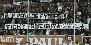 Γερμανοί οπαδοί «φώναξαν» για τον Παύλο Φύσσα – Σήκωσαν πανό υπέρ του δολοφονημέ