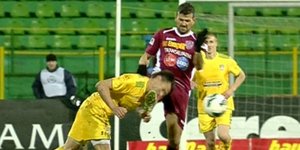 Εχασε πέντε δόντια μετά από «δολοφονικό» χτύπημα στο πρόσωπο [βίντεο]