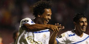 Εντυπωσιακό γκολ με εκτέλεση φάουλ από πλάγια θέση [βίντεο]