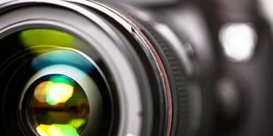 Συμπαθέστατη ηλικιωμένη κλέβει την παράσταση στο Σότσι -Κάτι κάνει λάθος με τη φ