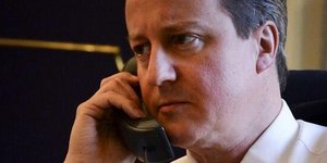 Ρεζίλι ξανά ο Κάμερον στα social media -Πληρώνει για να κάνει φίλους στο Faceboo