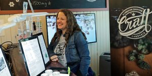 Ξεπούλησαν τα καταστήματα κάνναβης στον Καναδά (Φωτογραφία: AP Photo/Ted S. Warren)