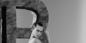 H Κάρα Ντελεβίν φωτογραφίζεται για τον οίκο Balmain/ Φωτογραφία: Balmain 