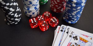 Συλλήψεις σε χαρτοπαικτική λέσχη στην Καλαμάτα