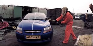 Η μάντρα CarSmash έχει την έδρα της στο Άμστερνταμ (Φωτογραφία: YouTube)