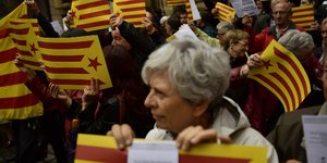 Κόσμος στους δρόμους υπέρ της ανεξαρτησίας. Alvaro Barrientos /AP