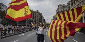Δύο σενάρια εξετάζει η Μαδρίτη για την Καταλονία (Φωτογραφία: AP/  Santi Palacios )
