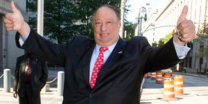 Τζον Κατσιματίδης: Ο μανάβης που έγινε κροίσος έρχεται για μπίζνες στην Ελλάδα -