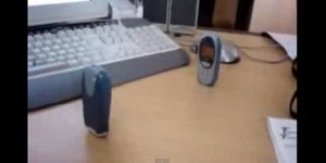 Η μονομαχία των κινητών τηλεφώνων [βίντεο]