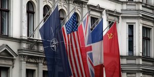 Τηλεφωνική επικοινωνία των αρχηγών των γενικών επιτελείων της Ρωσίας και του ΝΑΤΟ /Φωτογραφία pixabay