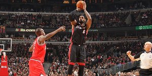 Οι Σικάγο Μπουλς σταμάτησαν το νικηφόρο σερί των Μαϊάμι Χιτ [βίντεο]