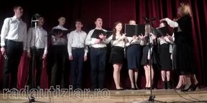 Η σχολική χορωδία στη Ρουμανία. Φωτογραφία: Daily Mail 